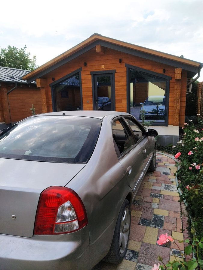 Kia Shuma