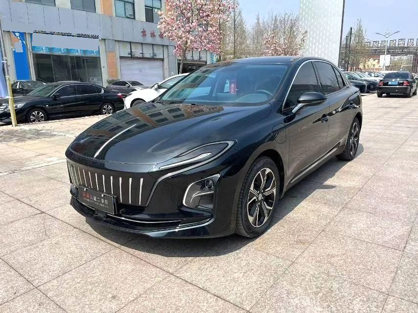 Hongqi E-QM5 2023