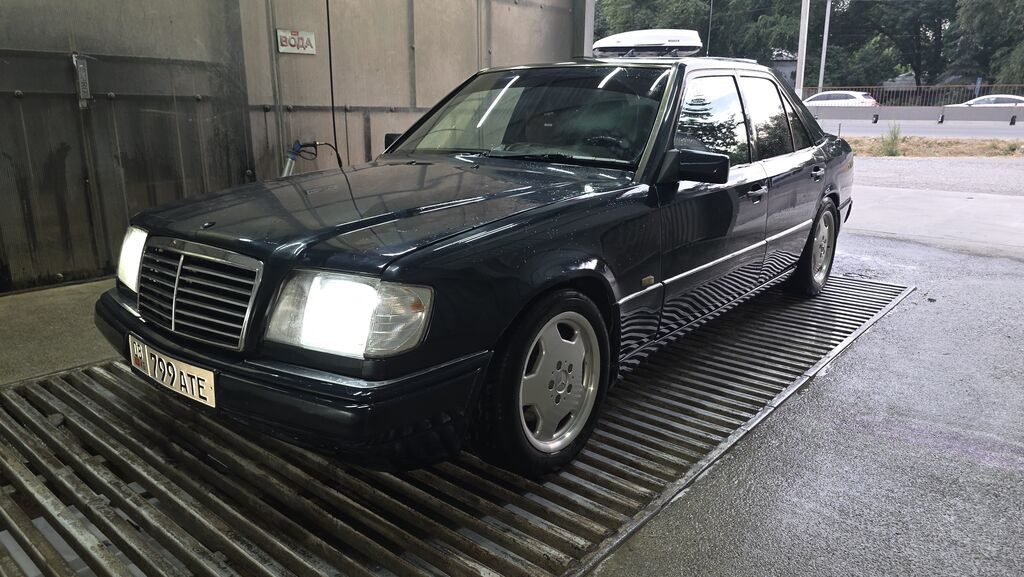 Mercedes-Benz W124