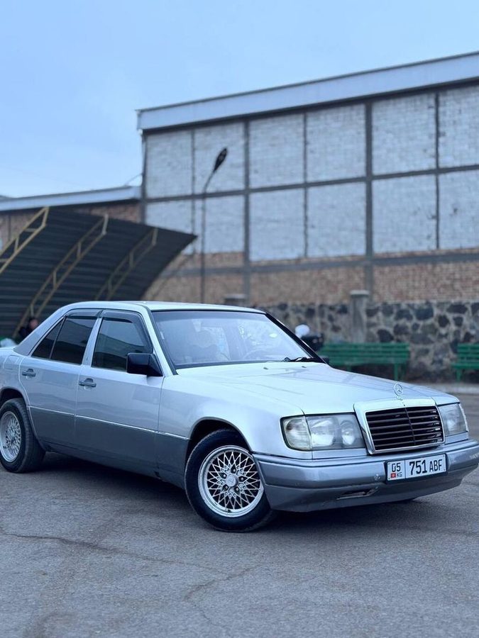 Mercedes-Benz W124
