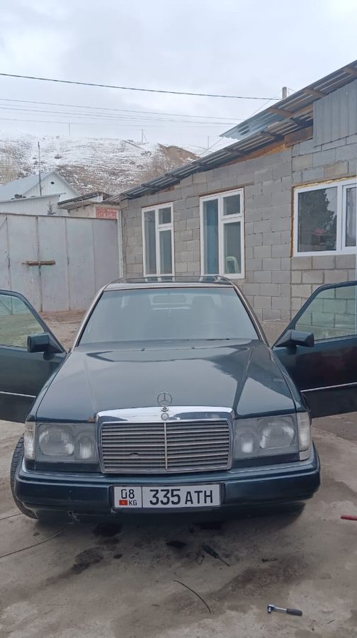 Mercedes-Benz W124