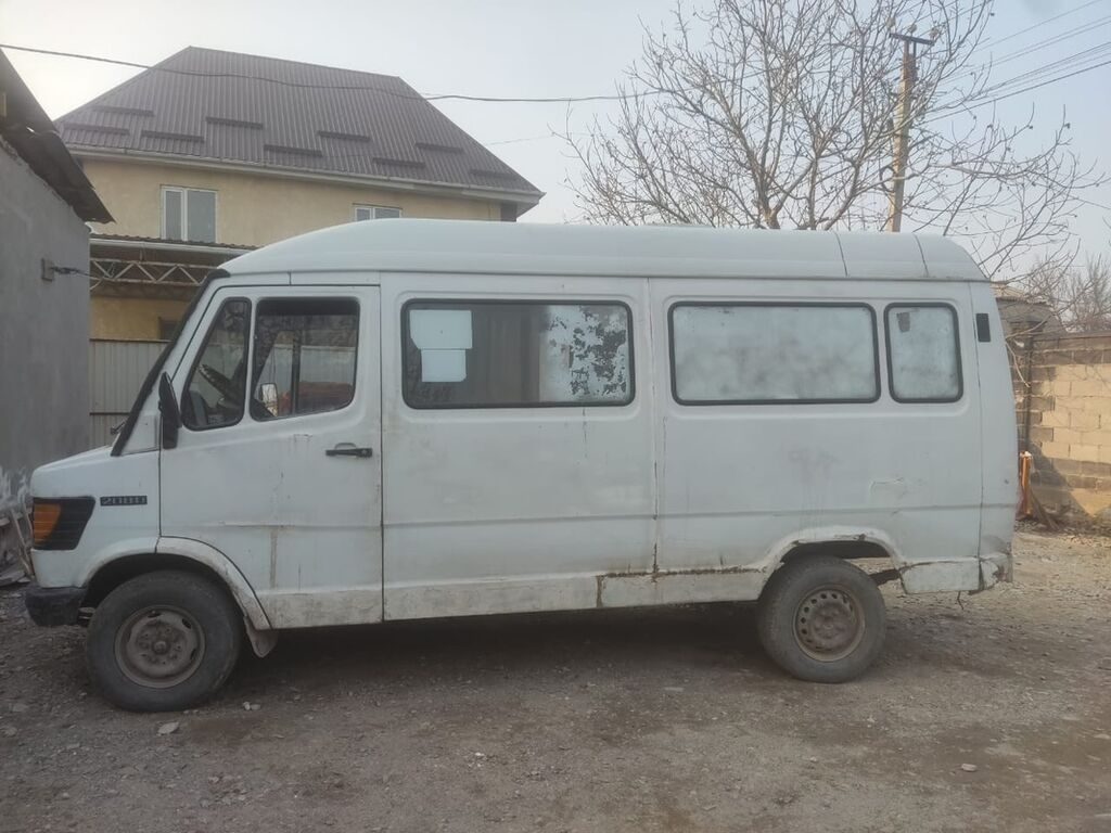 Mercedes-Benz 