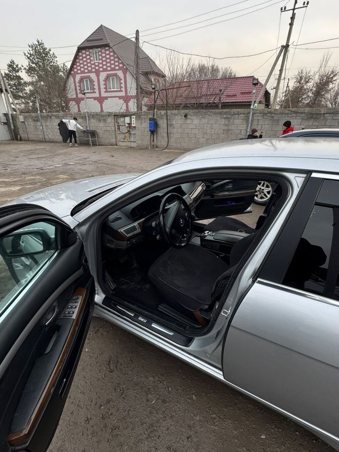 BMW 730