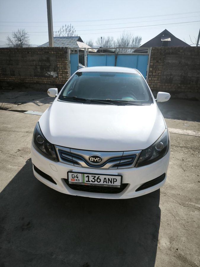 BYD E5