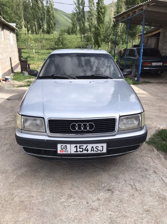 Audi 100