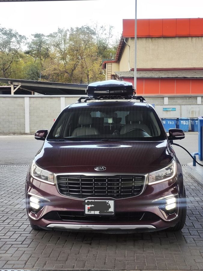 Kia Carnival