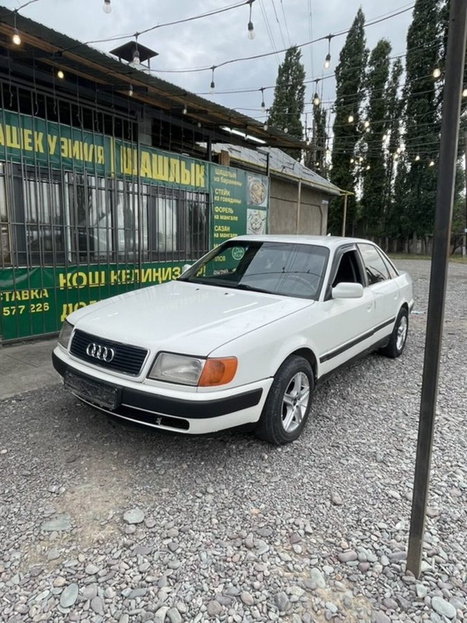 Audi 100