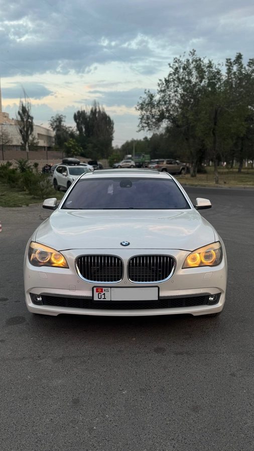 BMW 7 серии V (F01/F02/F04) 2010