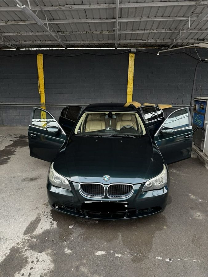 BMW 525