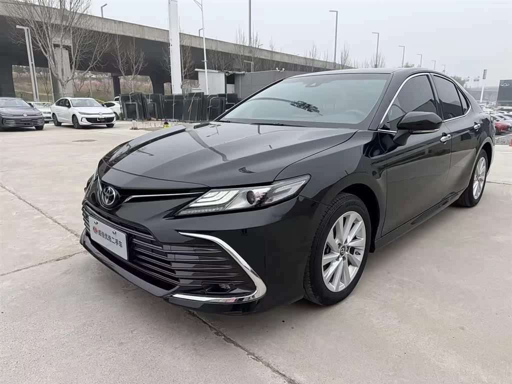 Toyota Camry VIII (XV70) 2021