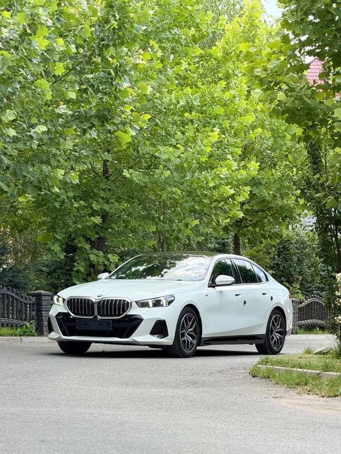 BMW 5 серии VIII (G60/G61/G68) 2024