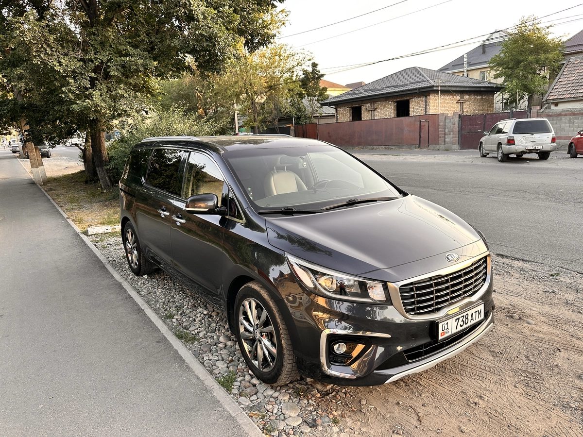 Kia Carnival III 2018