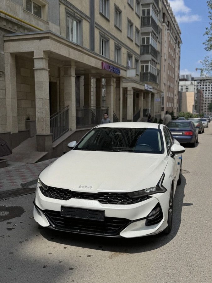 Kia K5 III 2022