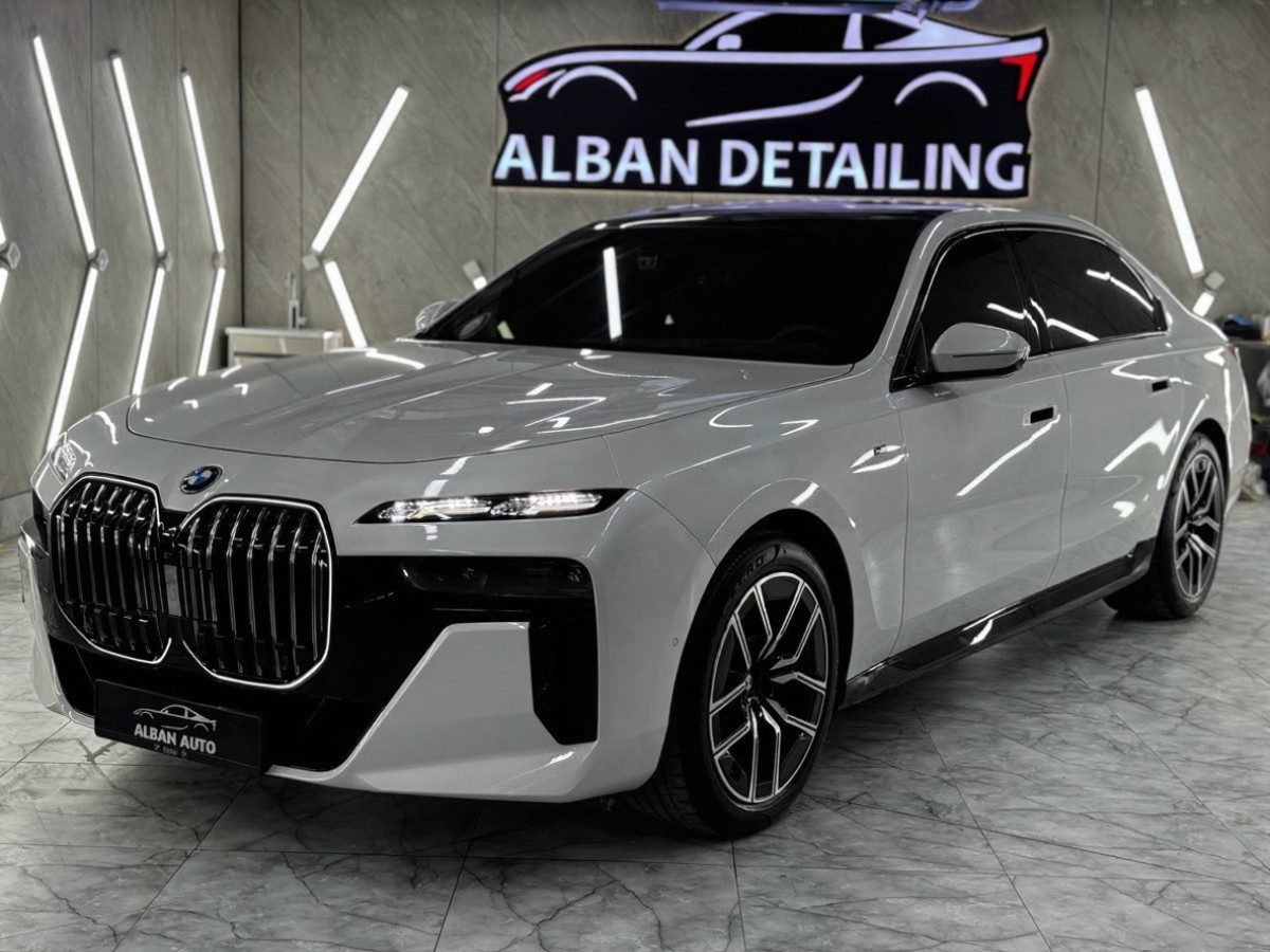 BMW 7 серии VII (G70)