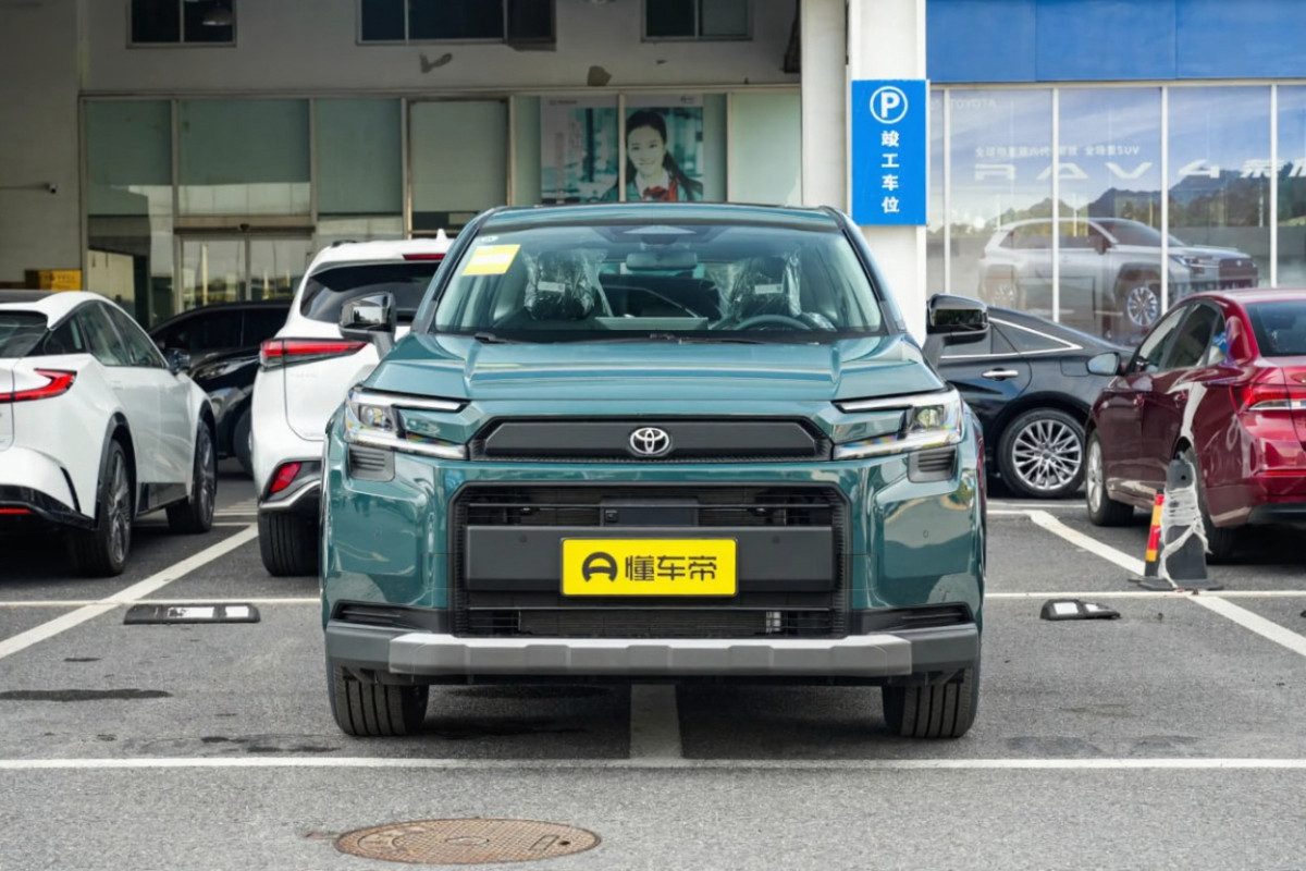Toyota RAV4 V (XA50)