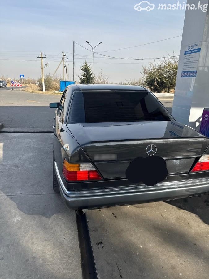 Mercedes-Benz W124