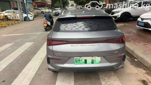 BYD E2