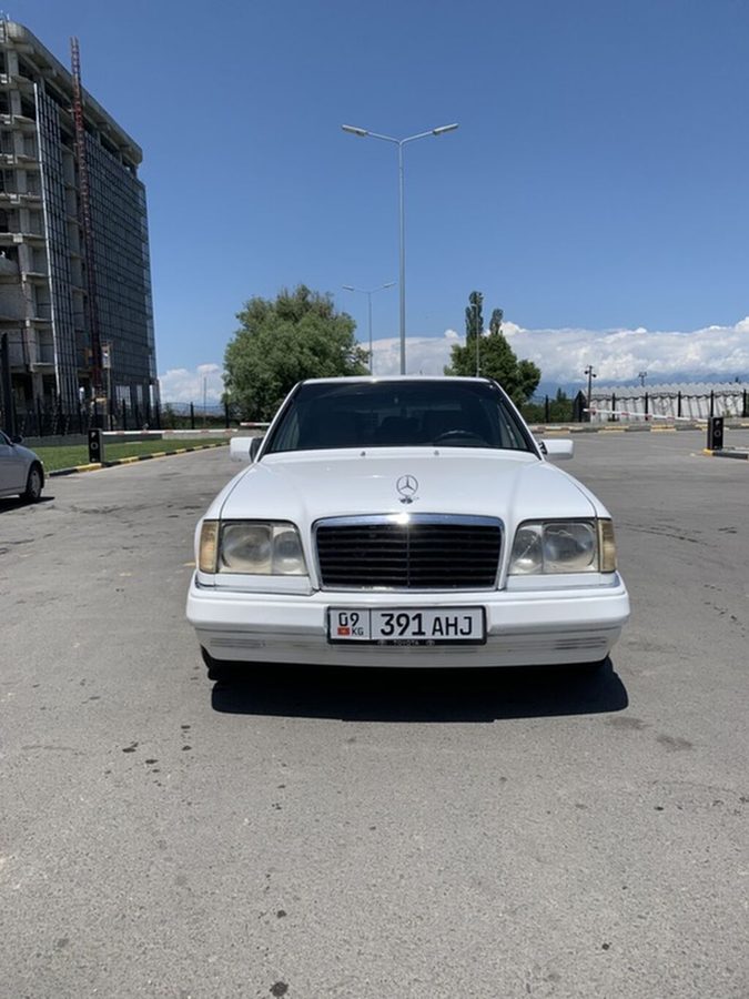 Mercedes-Benz W124