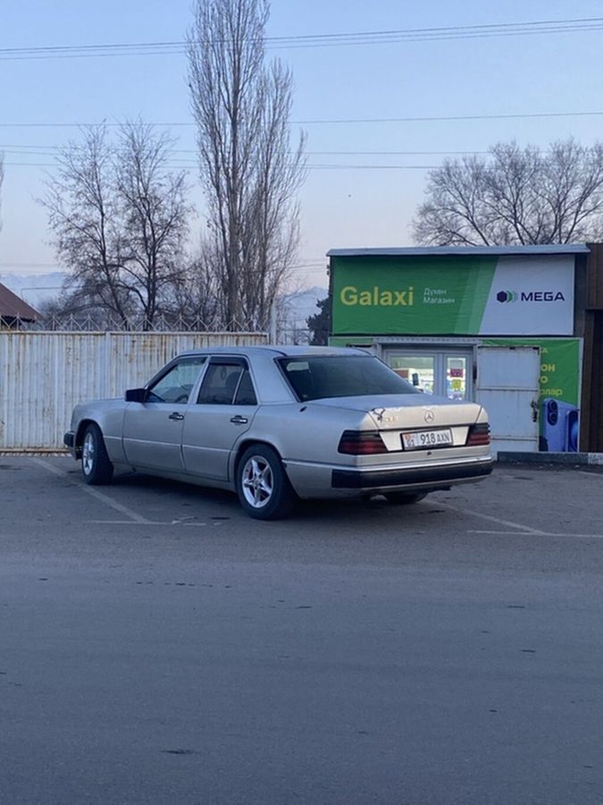 Mercedes-Benz W124