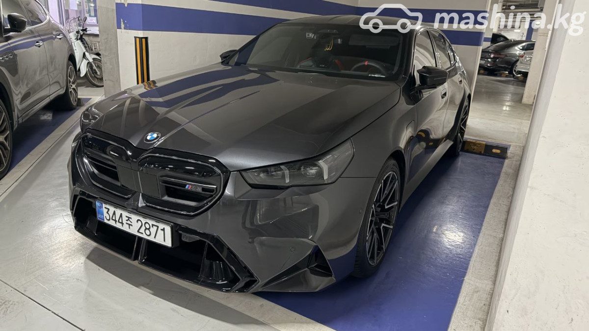 BMW M5 VII (G90)