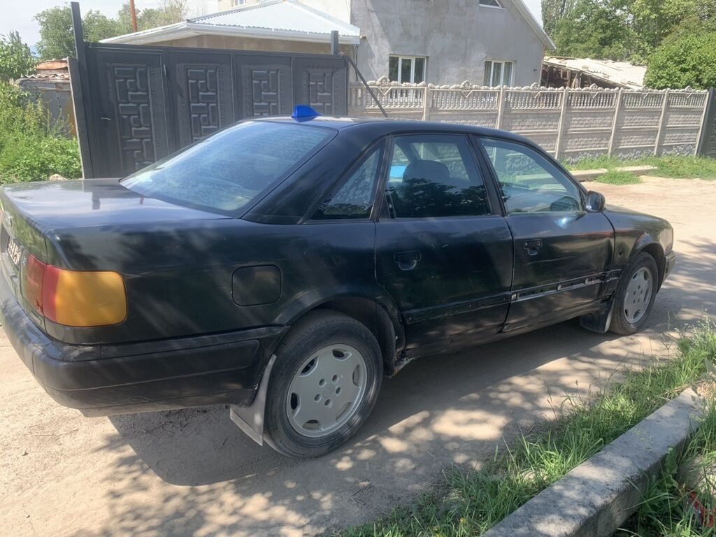 Audi 100