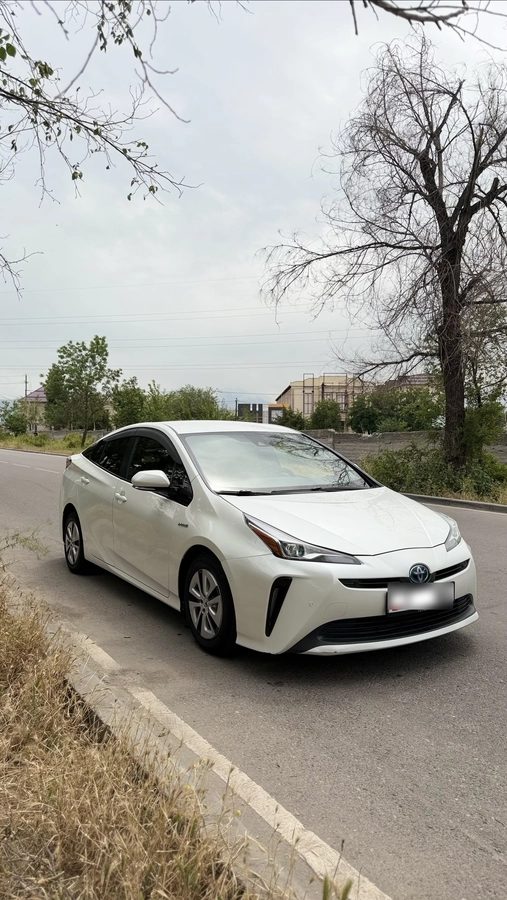 Toyota Prius IV Рестайлинг (XW50) 2019