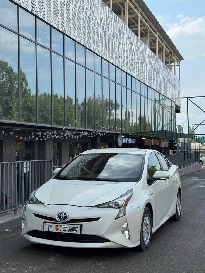 Toyota Prius IV (XW50) 2017