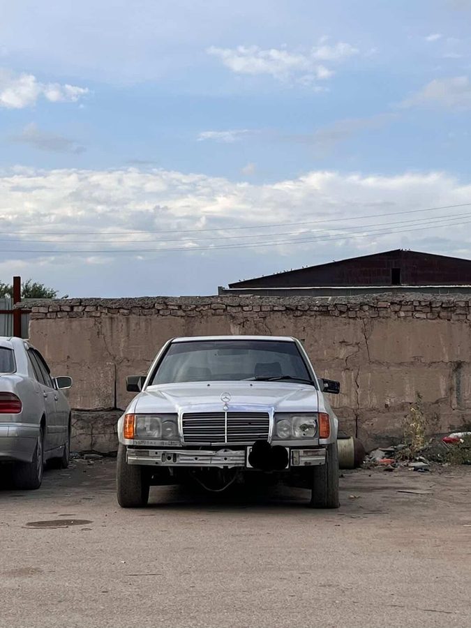 Mercedes-Benz W124