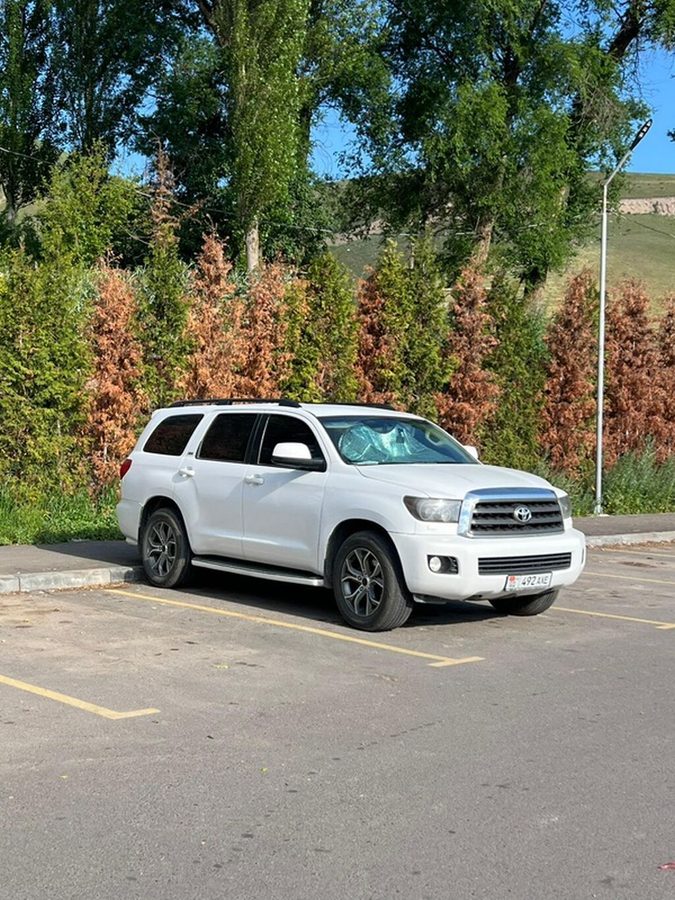 Toyota Sequoia