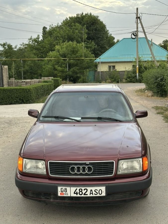 Audi 100