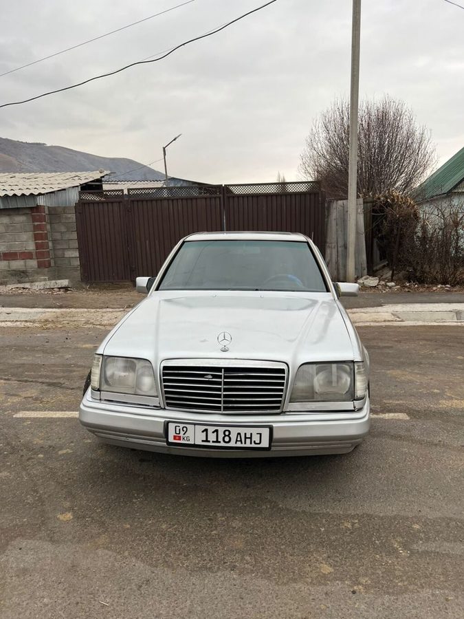 Mercedes-Benz W124