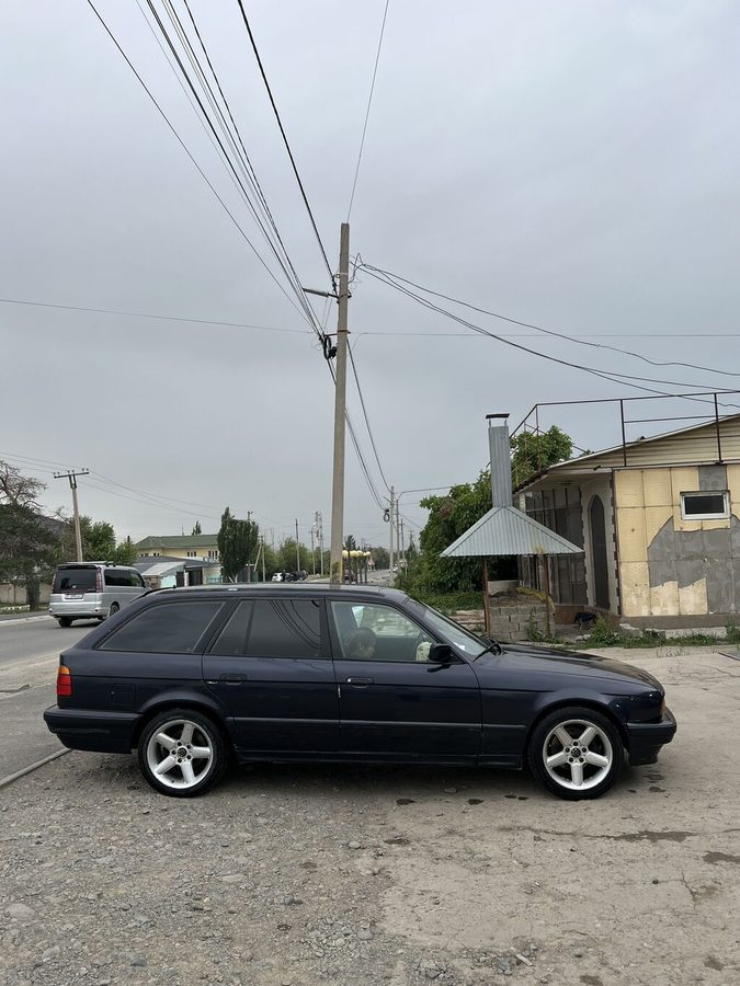 BMW 525