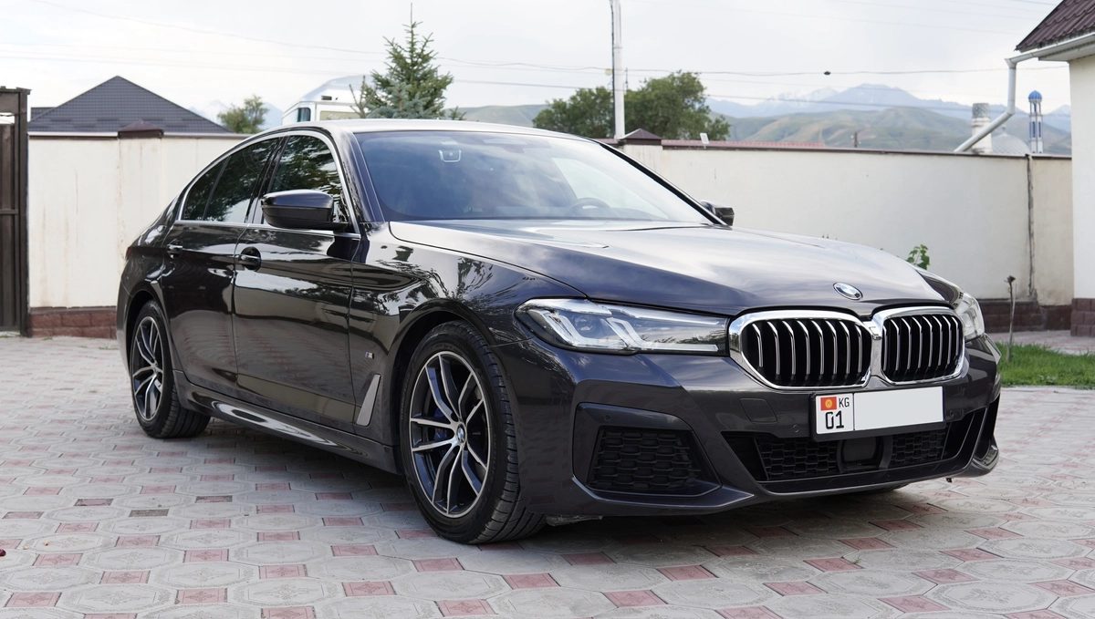 BMW 5 серии VII (G30/G31) Рестайлинг 520i 2.0 AT