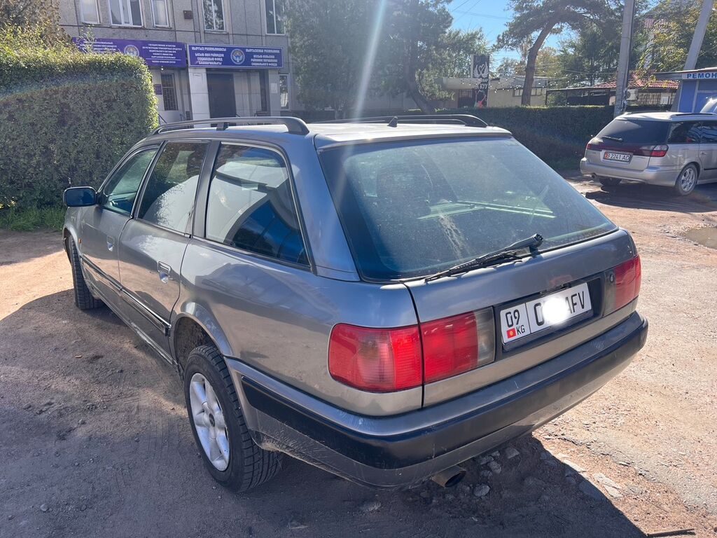 Audi 100