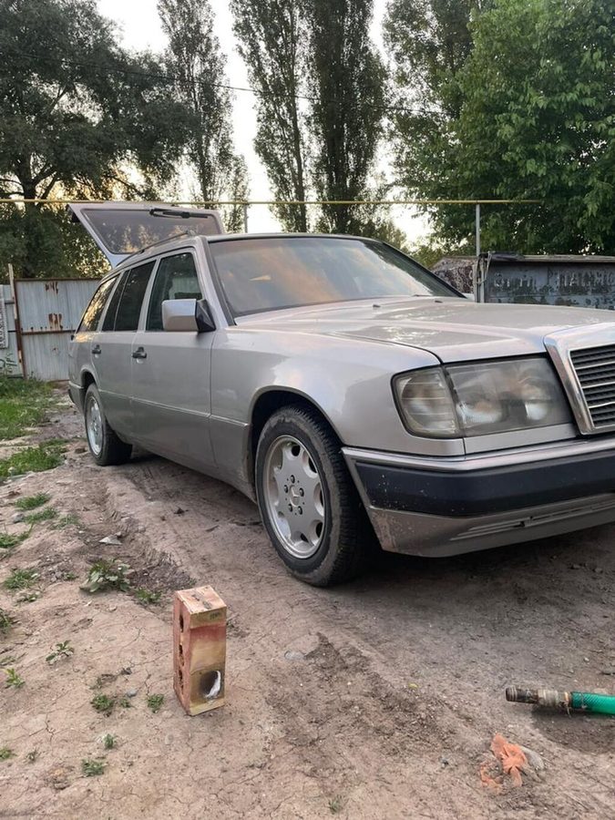 Mercedes-Benz W124