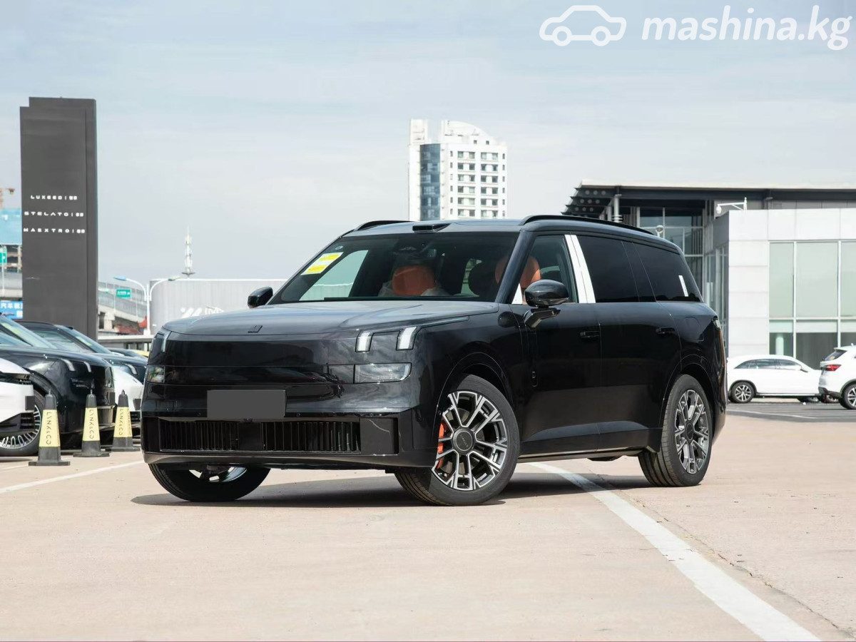 Lynk & Co 900