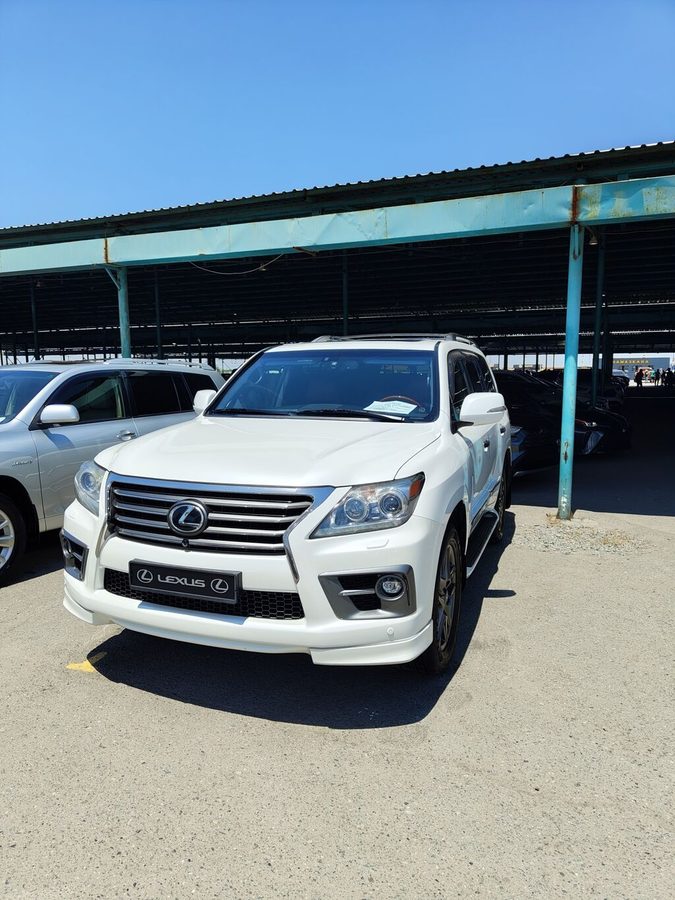 Lexus LX