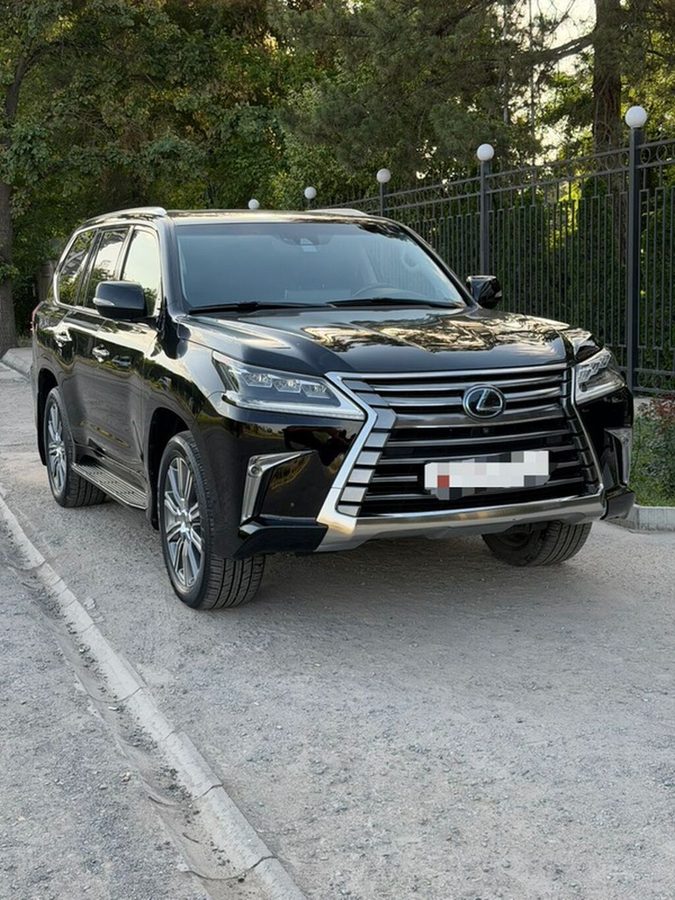 Lexus LX