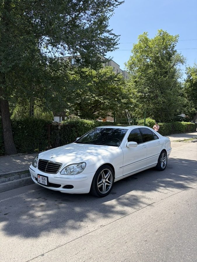 Mercedes-Benz S-Class