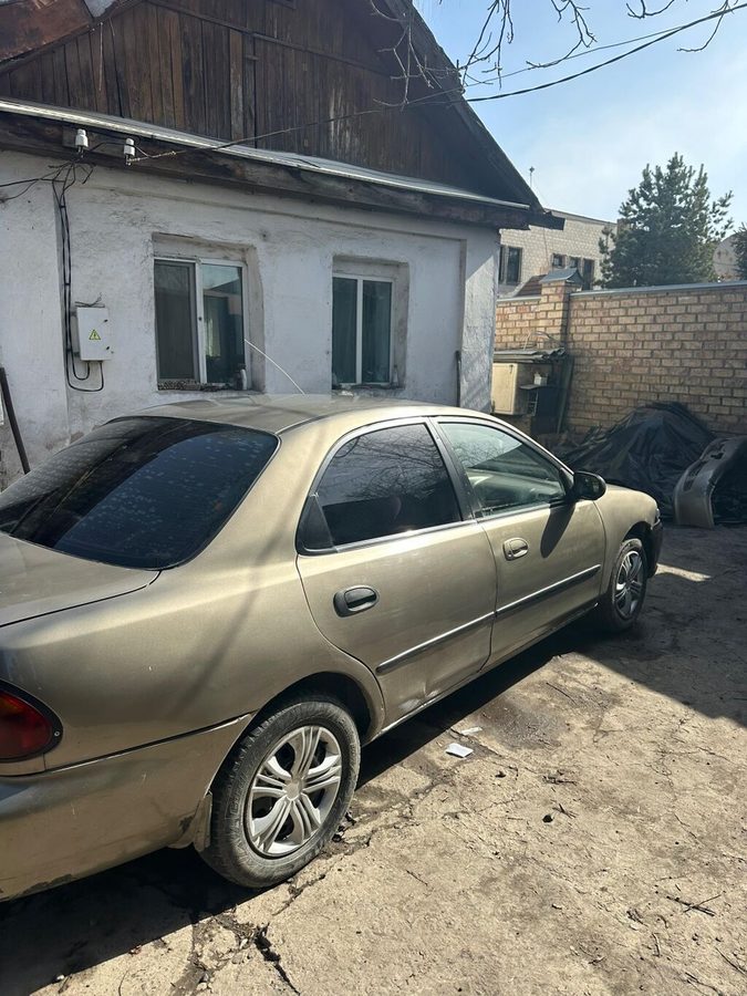 Mazda 323