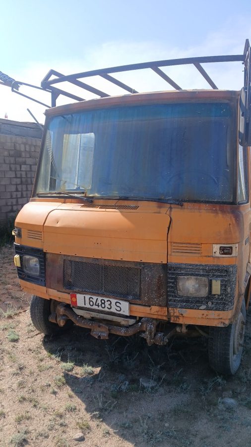 Mercedes-Benz 
