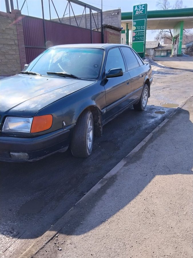 Audi 100