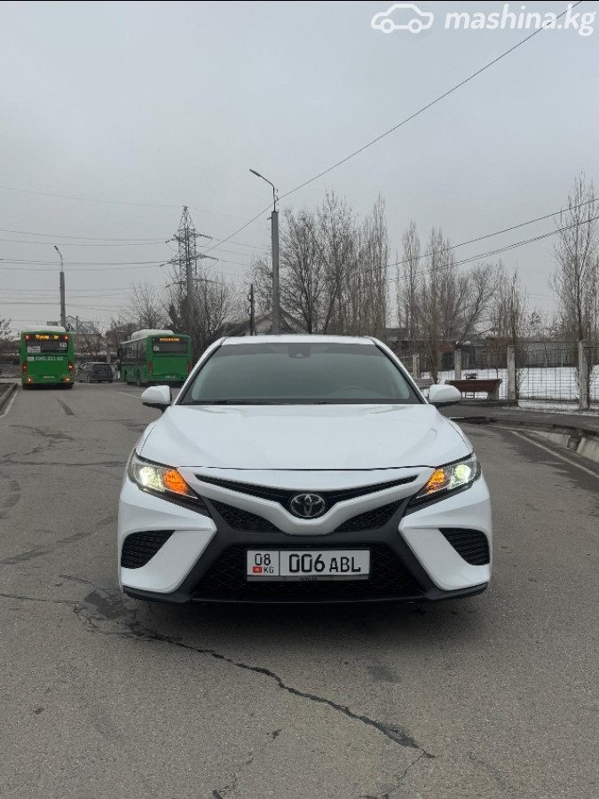 Toyota Camry VIII (XV70)