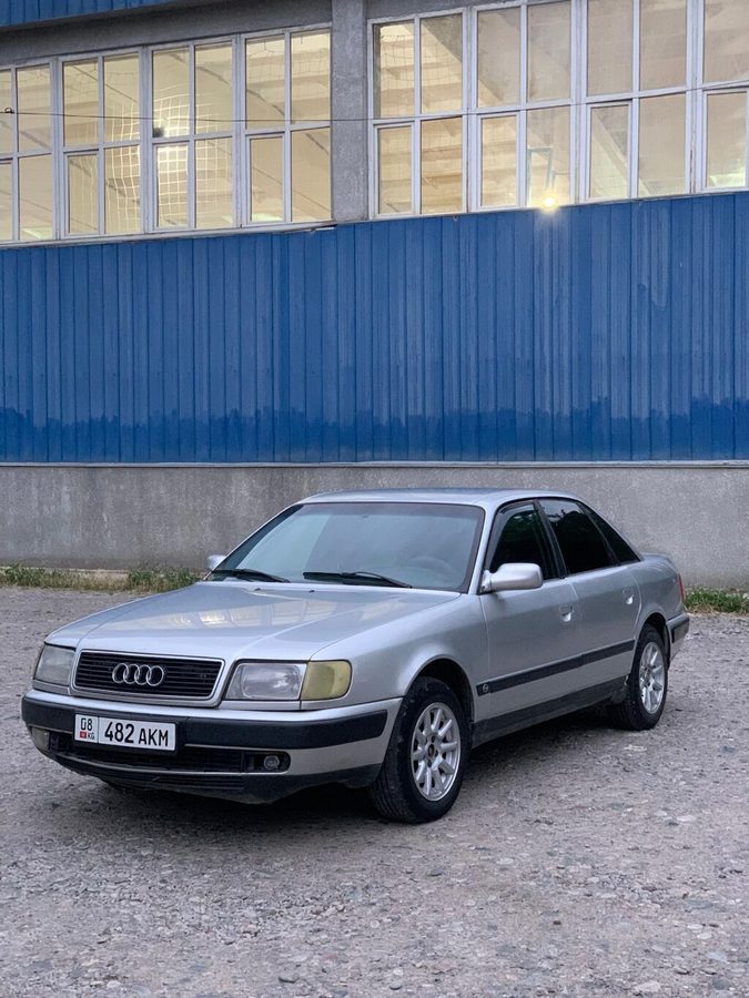 Audi 100