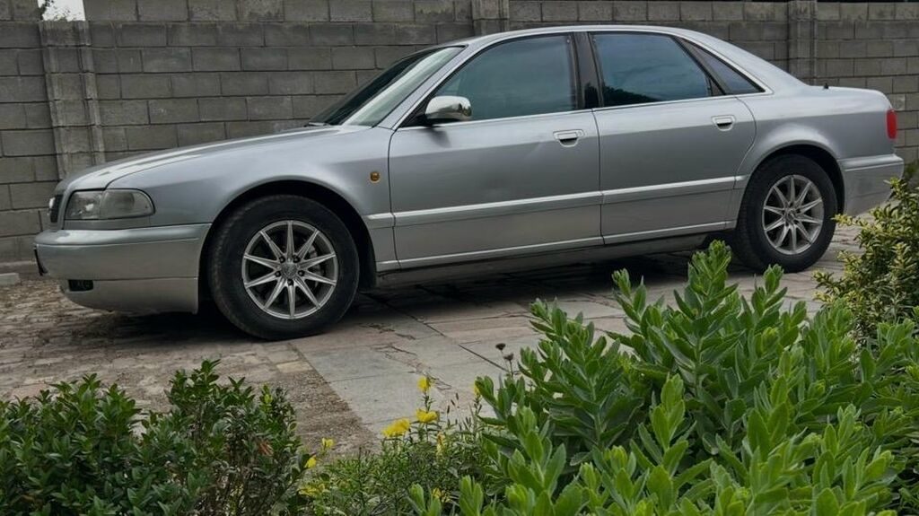 Audi A8