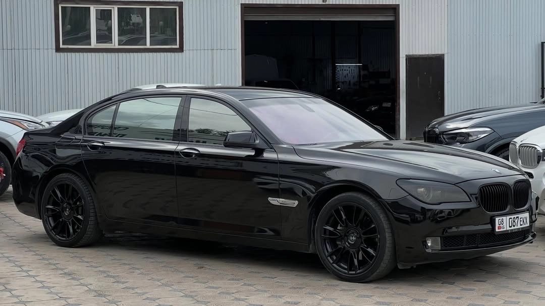 BMW 7 серии V (F01/F02/F04) 2010