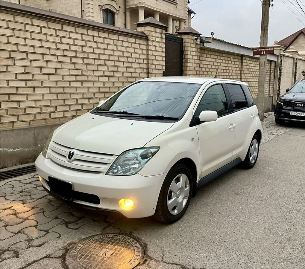 Toyota Ist