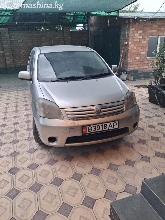 Toyota Raum II