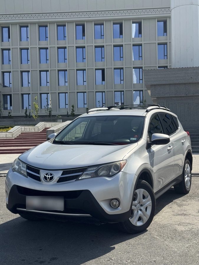 Toyota RAV4 IV (XA40) 2013