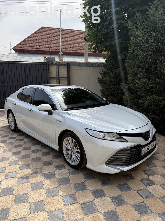 Toyota Camry VIII (XV70) 2018